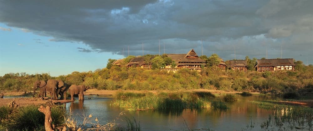 Victoria Falls Safari Lodge מראה חיצוני תמונה